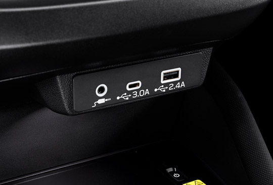 <sg-lang1>Front USB Ports (Type-A and C) and Rear USB Power Ports</sg-lang1><sg-lang2></sg-lang2><sg-lang3></sg-lang3>